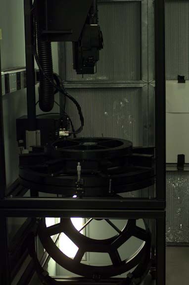 wide aperture optical beam in vertical configuration